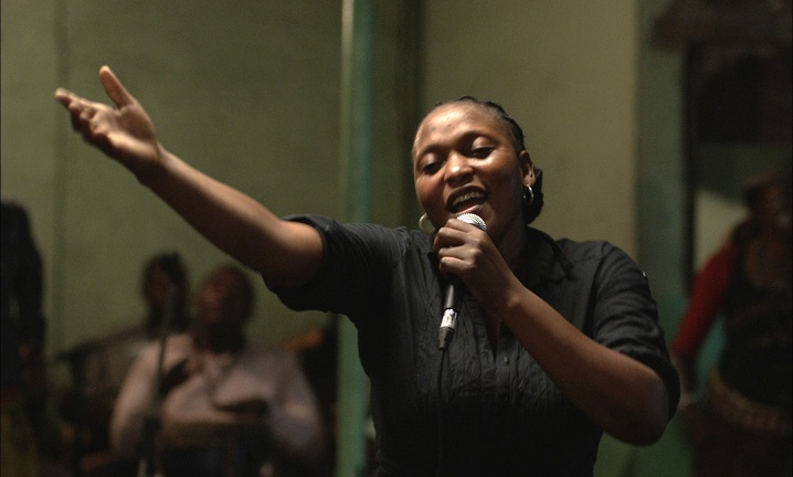 Felicite-chanteuse-bar-de-Kinshasa