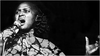 Miriam Makeba Chante