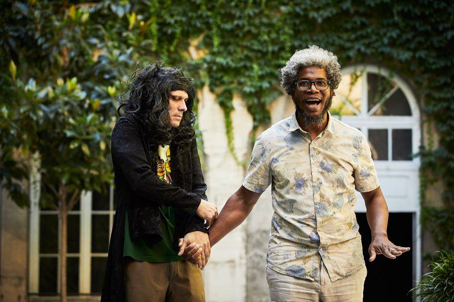 COMME LA FRANCE EST BELLE, un texte corrosif de Gustave Akakpo